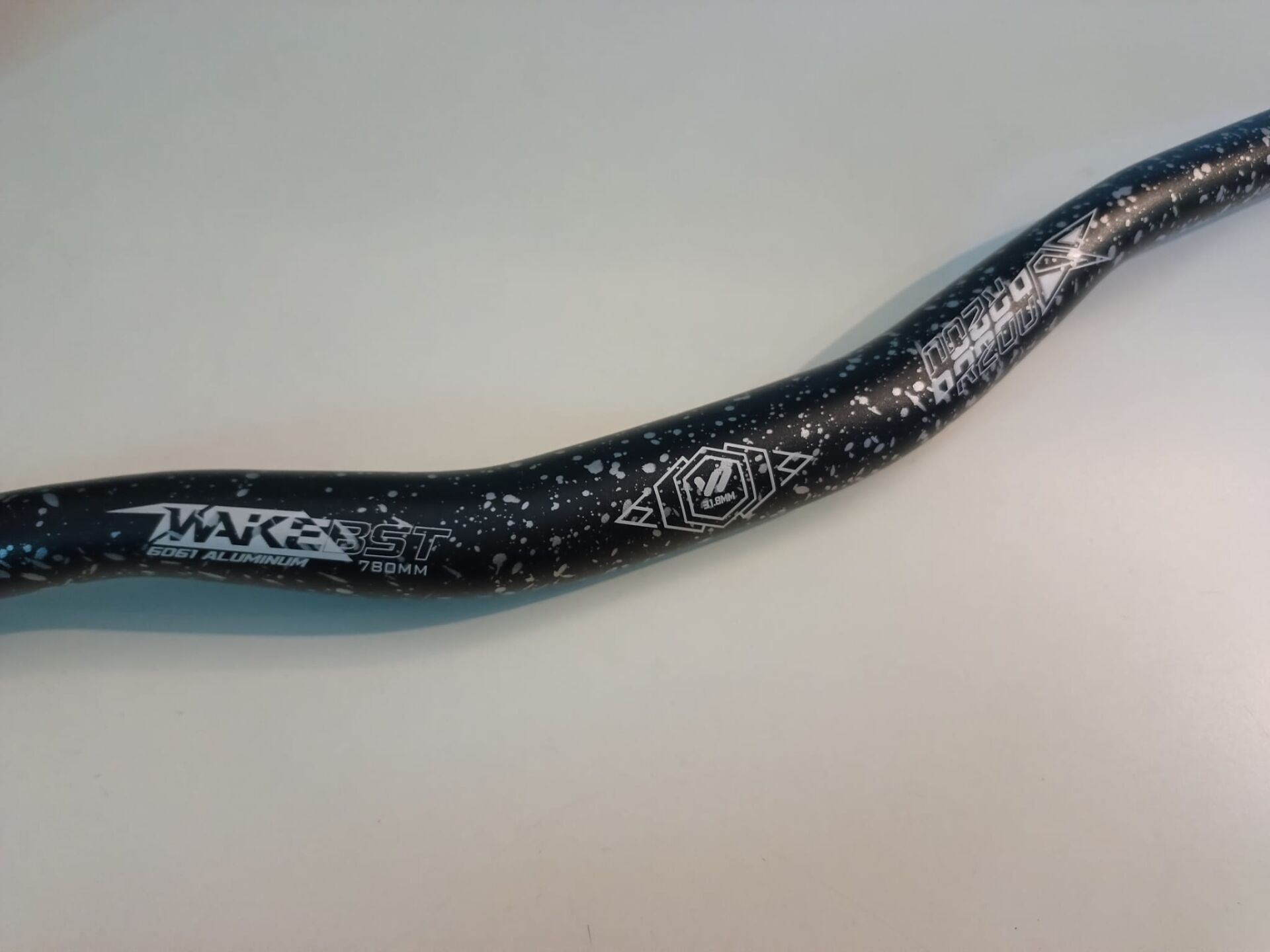 WAKE Comp Riser Alü mtb gidonu 31.8mm 78cm Siyah Beyaz