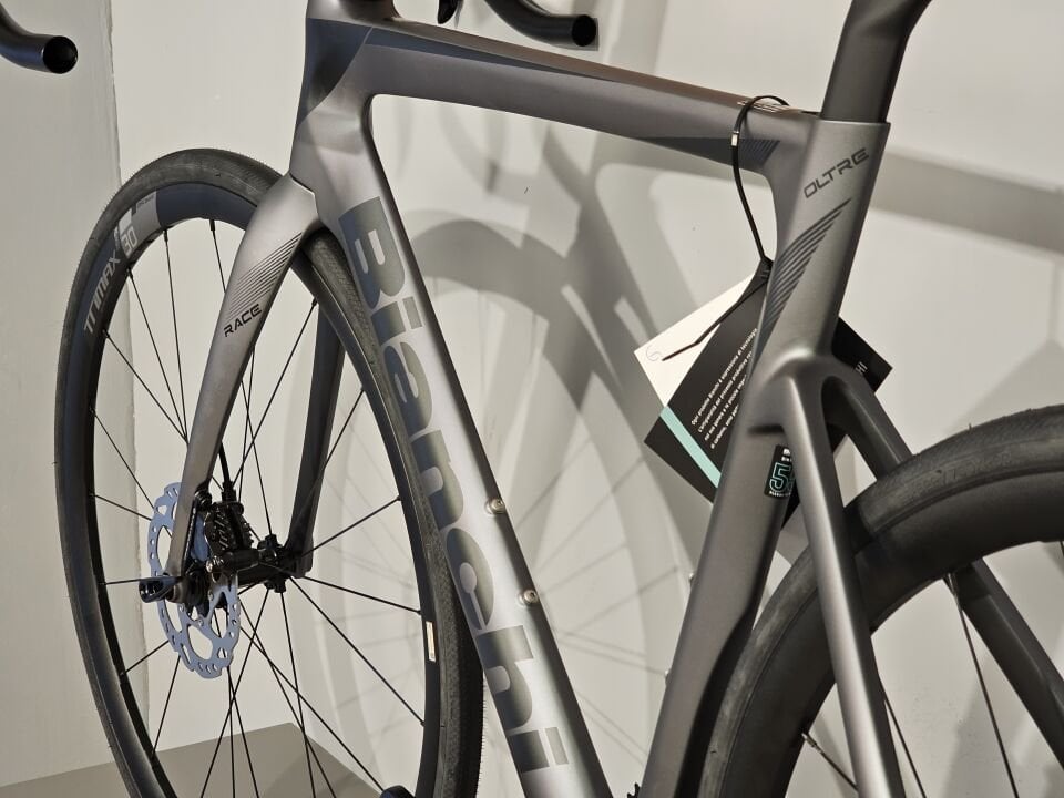 Bianchi Oltre Race 105 Di2 Yol Yarış Bisikleti