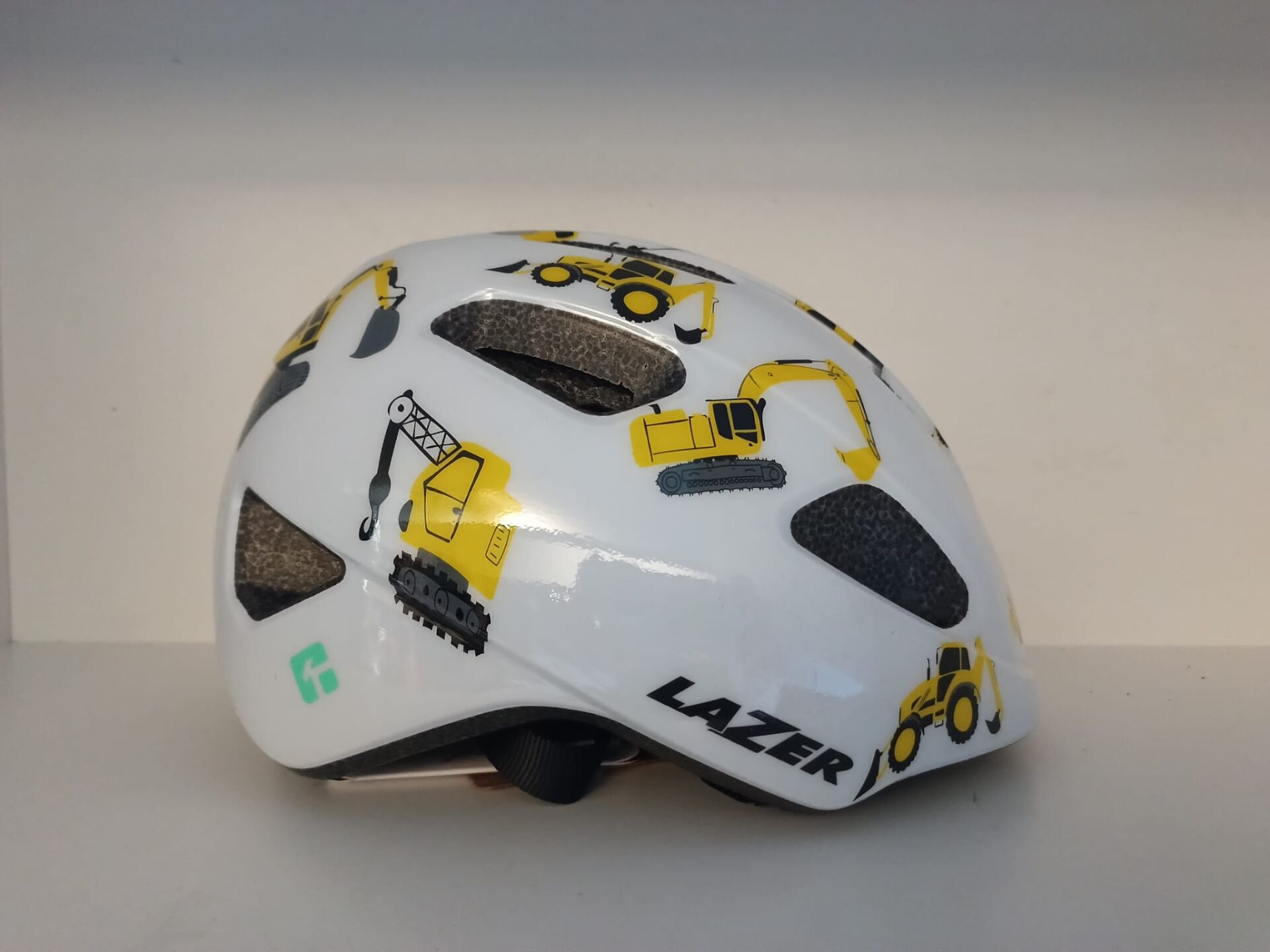 Lazer PNUT Kineticore Çocuk Kaskı 46-52cm Beyaz Sarı Desen